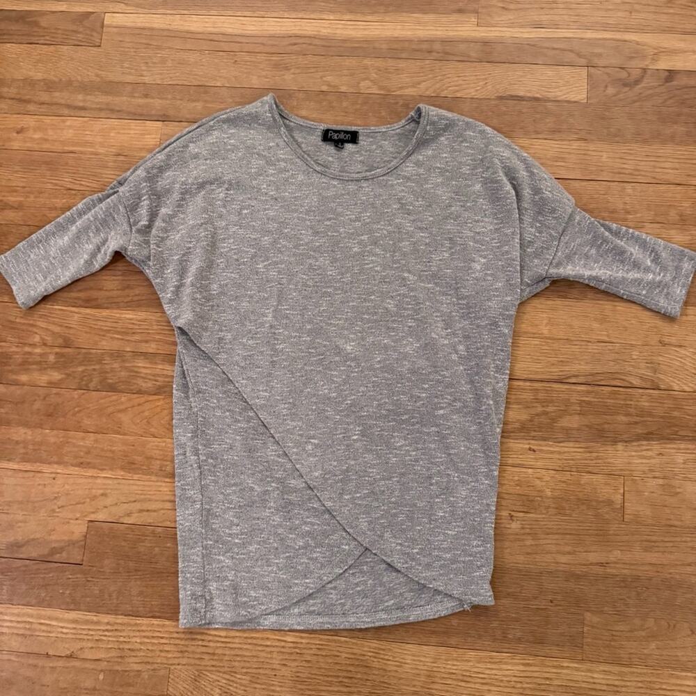 Papillon gray crewneck sweater shirt top size small S
b75